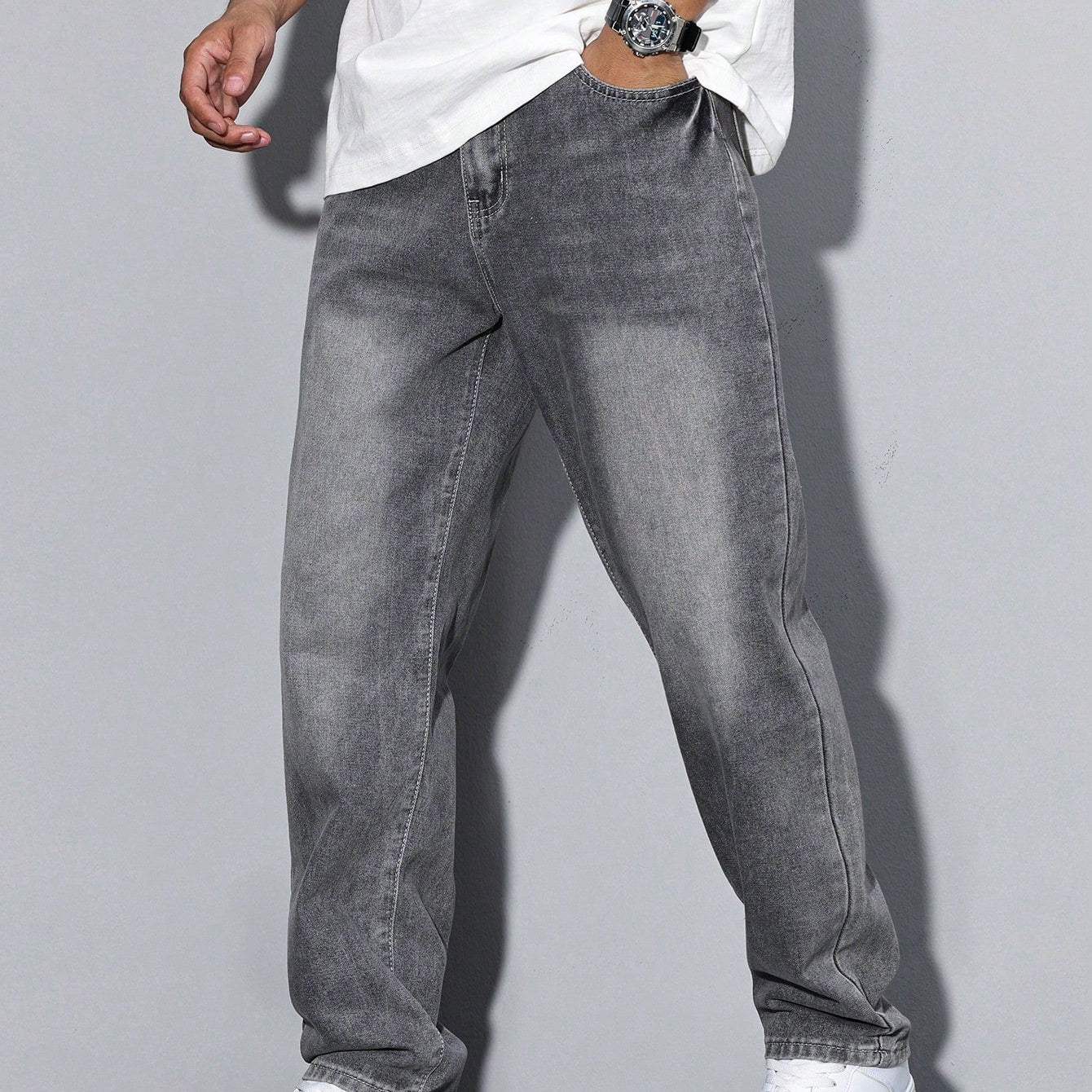 Men's Washed Denim Straight-Leg Jeans