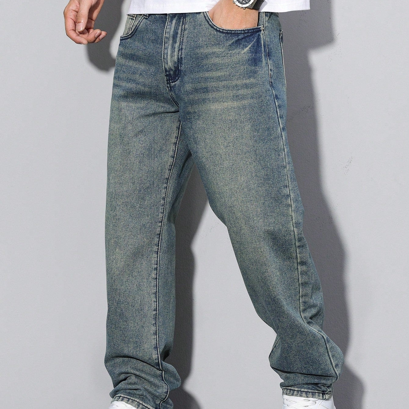 Men's Washed Denim Straight-Leg Jeans
