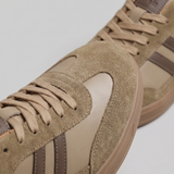 Round Toe Low-Top Sneakers with Contrast Stripes