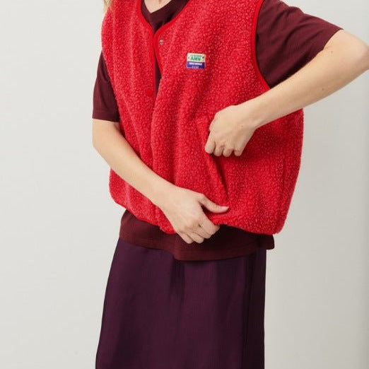 Women's Fleece Vest with Button Front Sleeveless Design and Textured Teddy Finish for Fall